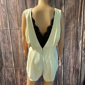 Lookbook NWT cream & black lace lined romper summer flowy sz 4 Urban Outfitters